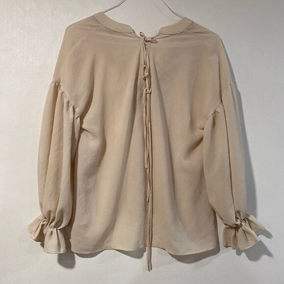 Époque de Rueen Beige Textured Long Sleeve Blouse Women’s Small | Ruffle Cuff To - Picture 2 of 6